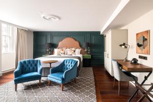 Premium King Room with City View room in Hotel Indigo - Edinburgh - Princes Street an IHG Hotel