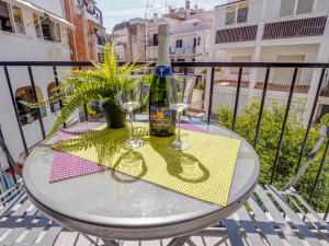 Espalter Onyx by Hello Homes Sitges