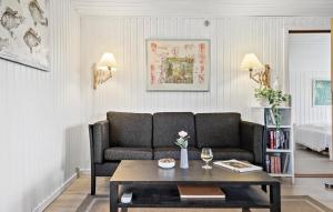 Beautiful Home In Stege With Kitchen