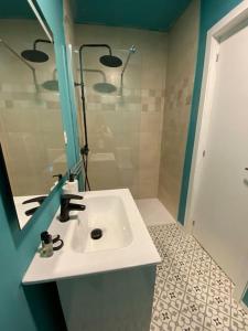 At 20 by Metro from the city centre (B)