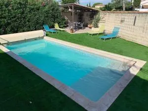 Maison climatisé au coeur de la Provence - 沙托雷纳尔