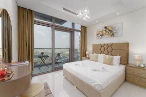 Experience Opulent Living at Paramount Midtown