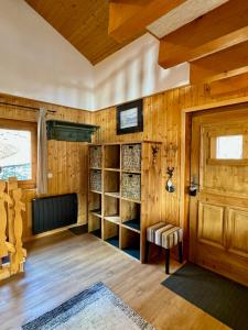 Charming, cosy chalet nestled in a breathtaking surrounding with spectacular, stunning mountain views