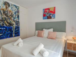 Happy Diamond by Hello Homes Sitges