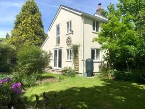 Sandpipers Cottage - Devon Sleeps 4, Garden, rural, Dog friendly - Pyworthy