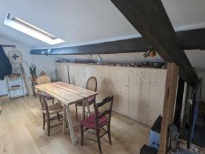 Loft cosy et lumineux à Paris,Les Lilas dans un quartier convivial proche du métro 11 "Mairie des Lilas" et du tram T3b "porte des Lilas"