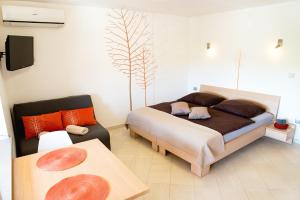 Zenja Apartments - Property with Cozy Garden & Free Private Parking