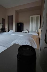 Meerithic ROKKA ROOMS