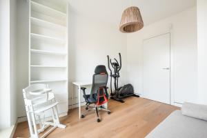 Solec Cristal Home Apartment by BookingHost