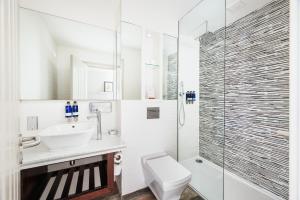 Premium Queen Room room in Hotel Indigo - Edinburgh - Princes Street an IHG Hotel