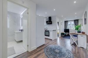 Modern 1 Bed Apartment - Nine Elms, Battersea
