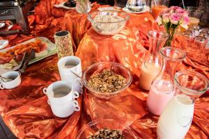 AVANTI HOTEL & CONVENTION CENTER