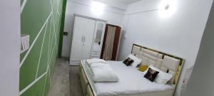 Ramashray - Spiritual कुटिया