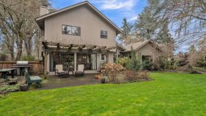 Three-Bedroom House room in Eugene - Close to everything