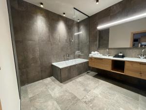 Heimat 1495m Appartement TYP 8