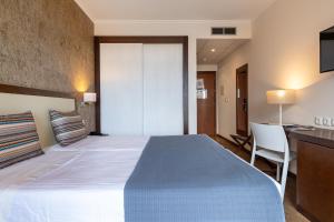 Twin Room with Pool View room in VILA PARK Nature & Business Hotel