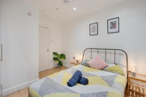 Relax in a modern Cardiff home by the City Centre & Bute Park