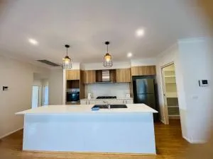 Entire 4 BR House In Moncrieff Close To Playground-No Pet - Bywong