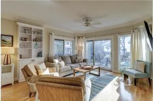 Beachside Tennis 1869 - تيبي أيلاند