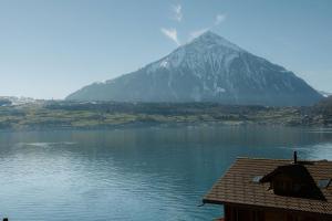 Bijou Beatus - Lakeview Sunset Retreat