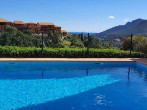 Appartements 5 min des plages 2 pieces jardin Theoule sur Mer : photos des chambres