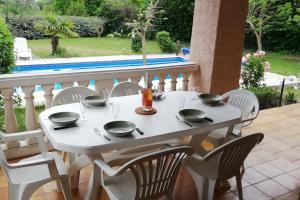 Maisons de vacances LA VALANAIS - Maison de Vacances entiere climatisee avec piscine privee : photos des chambres