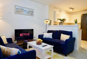 Dale House, Spacious Home in Central Dartford with Parking