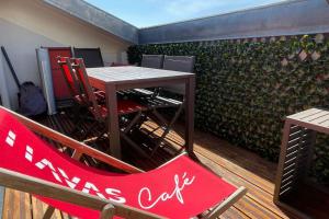 Appartements Superbe loft climatise a Suresnes avec terrasse : photos des chambres