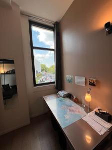 Appartements Superbe loft climatise a Suresnes avec terrasse : photos des chambres