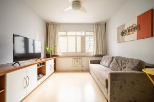 Apto centro BC a 300m do mar bem equipado ECP055