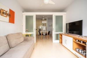 Apto centro BC a 300m do mar bem equipado ECP055