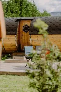 logement insolite sous forme de tonneau 1 Domaine les Hirondelles - Chailles