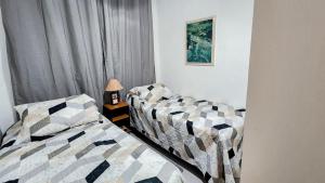 Apto 400m UEL, 2 quartos, ar condicionado egaragem