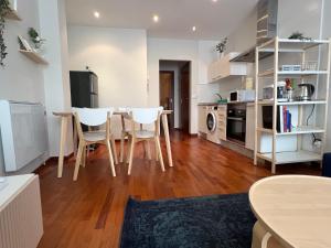 A estrenar ,con vistas al mar y aparcamiento gratis en el casco Viejo-Centro-Zona portuaria