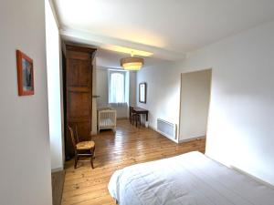 Maisons de vacances Gite XIIIeme siecle - 3etoiles - WIFI - Salle de sport : photos des chambres