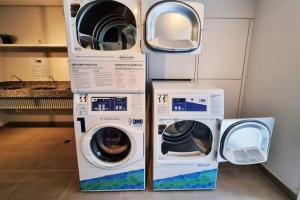 Ap10 Prático, confortável com wifi, piscina, rooftoop e academia em frente ao Metrô