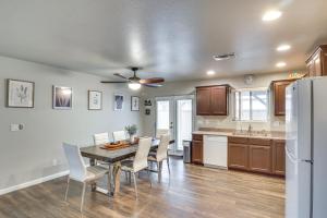 Fire Pit + Covered Patio: Bullhead City Escape!