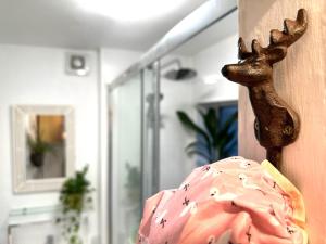 Fallow Cottage, 3 Bedrooms, Woodburner - Heart of Stamford by Belmont Places