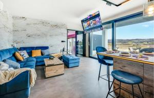Awesome Home In Dubovec Bisaski With Wi-Fi 