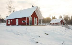 Stunning Home In Holmsjö With Kitchen