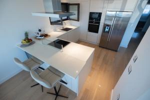 Seafront Luxury Suite Idassa by Belmont Realty