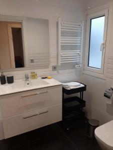 Herrikobarra - Apartamento en el centro a 500mts de la playa by Egona