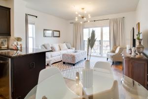 Walkable Lynchburg Condo with Private Balcony