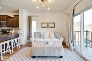 Walkable Lynchburg Condo w Private Balcony