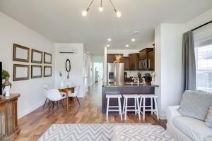 Walkable Lynchburg Condo w Private Balcony
