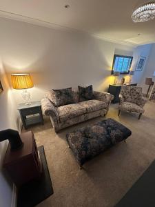 Luxury Moffat Apartment - High End Furnishing