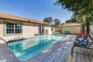 Pet-Friendly Fort Walton Beach Home 4 Mi to Ocean - Mary Esther