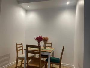 Urban Retreat: Close to Metro 8 & Absolute Comfort