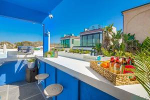 Ocean View Blue Mission Beach Paradise