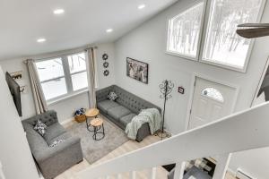 Walk to Lake Tobyhanna Home with Hot Tub and Fire Pit